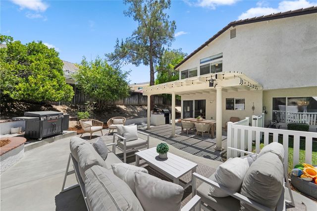 31582 Golden Lion Drive, Temecula, CA 92591