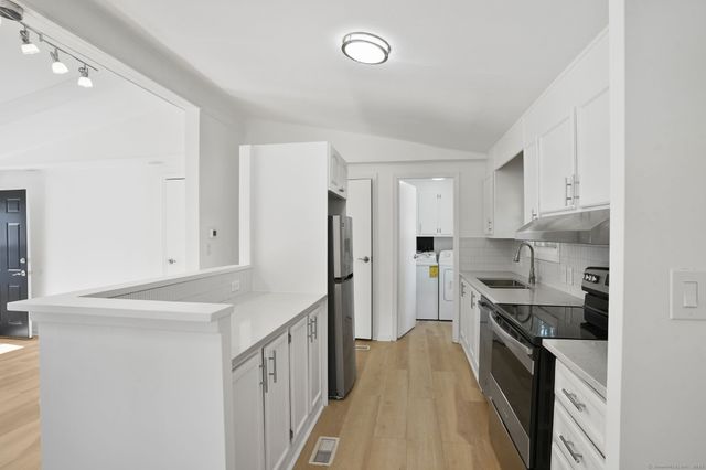 9 Crescent Park Road, Westport, CT 06880