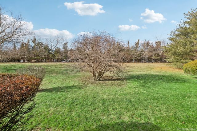 901 Fenway Road, Saint James, NY 11780