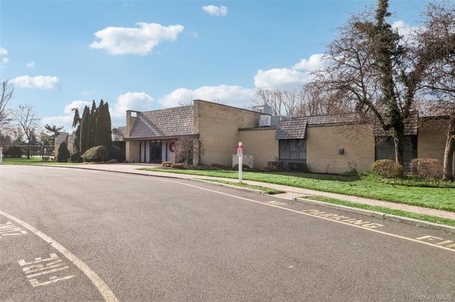 901 Fenway Road, Saint James, NY 11780