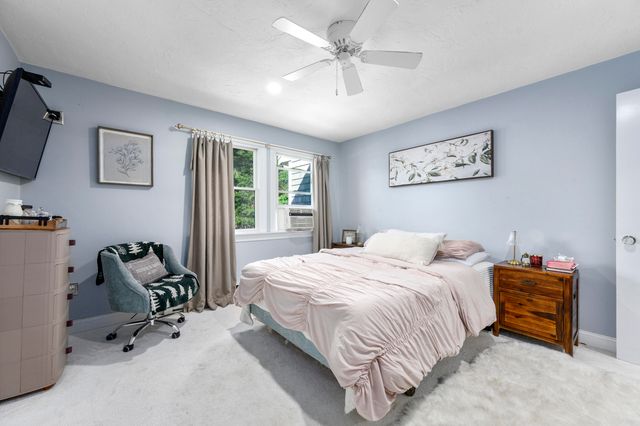 300 Falmouth Road APT 9E, Mashpee, MA 02649
