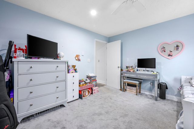 300 Falmouth Road APT 9E, Mashpee, MA 02649