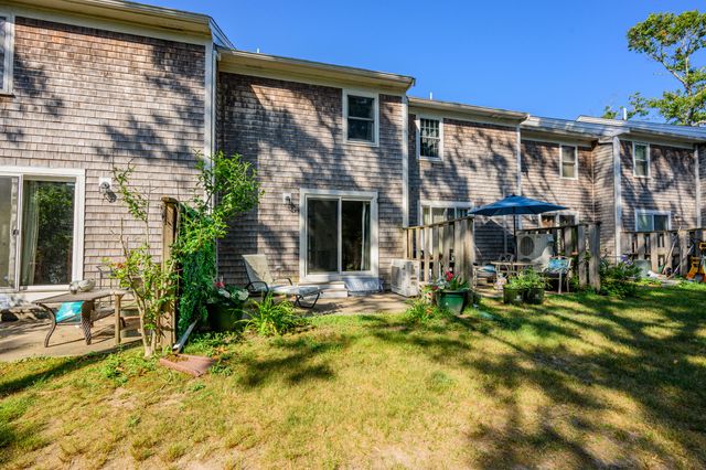 300 Falmouth Road APT 9E, Mashpee, MA 02649