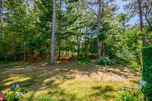 300 Falmouth Road APT 9E, Mashpee, MA 02649