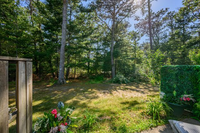 300 Falmouth Road APT 9E, Mashpee, MA 02649