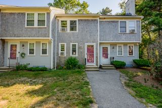 300 Falmouth Road APT 9E, Mashpee, MA 02649