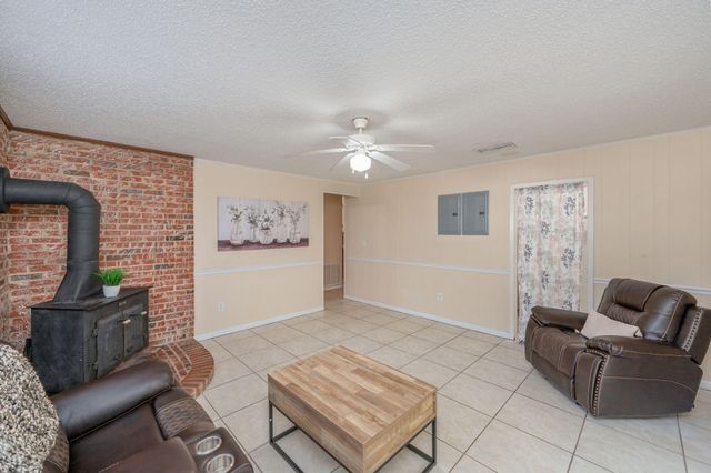 2401 Roberts Drive, Niceville, FL 32578