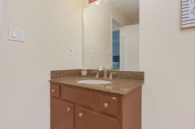 2401 Roberts Drive, Niceville, FL 32578