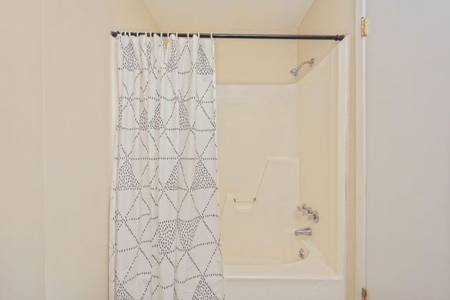 2401 Roberts Drive, Niceville, FL 32578