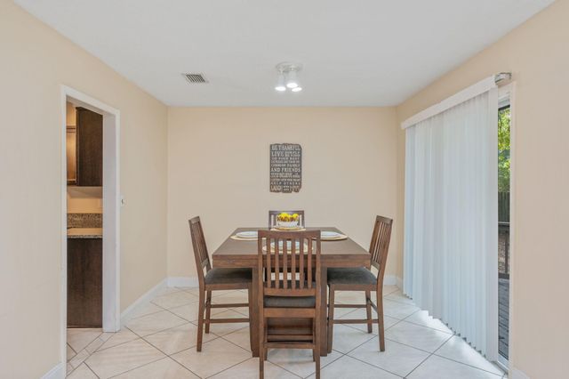 2401 Roberts Drive, Niceville, FL 32578