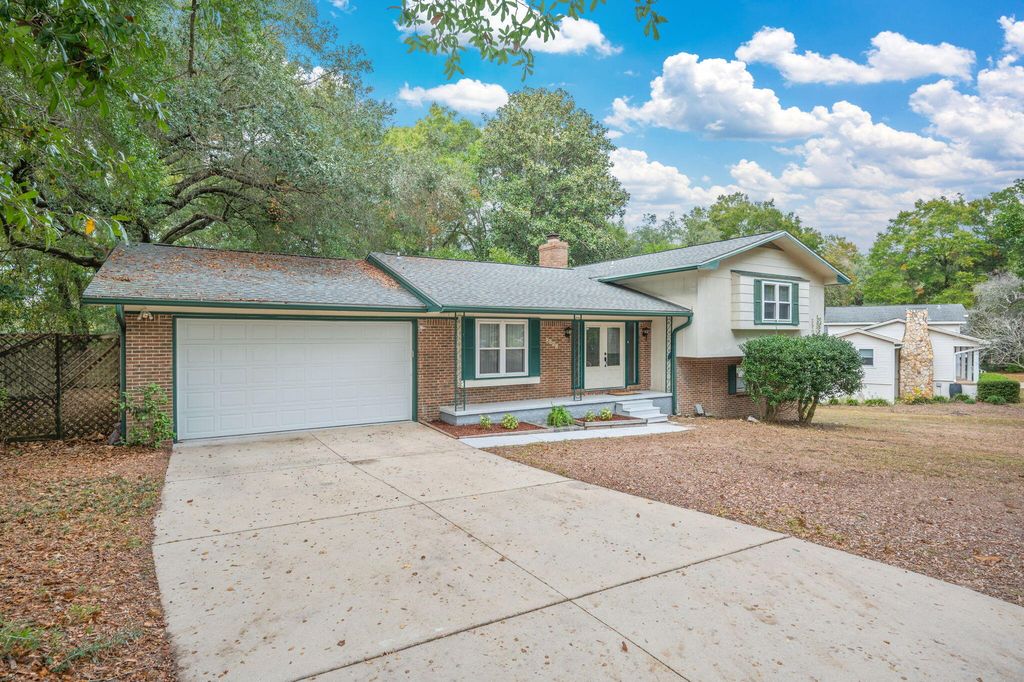 2401 Roberts Drive, Niceville, FL 32578