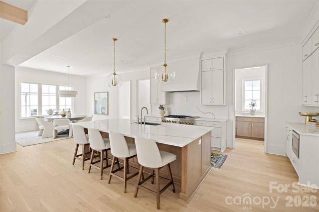 4628 Water Oak Road, Charlotte, NC 28211