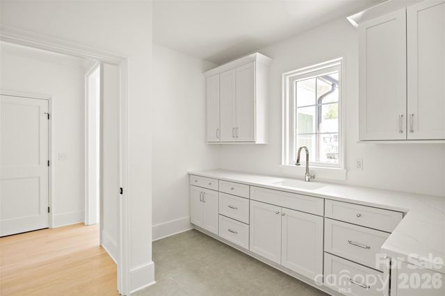 4628 Water Oak Road, Charlotte, NC 28211