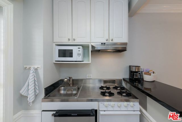 805 N Mccadden Place, Los Angeles, CA 90038