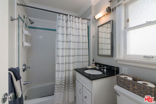805 N Mccadden Place, Los Angeles, CA 90038
