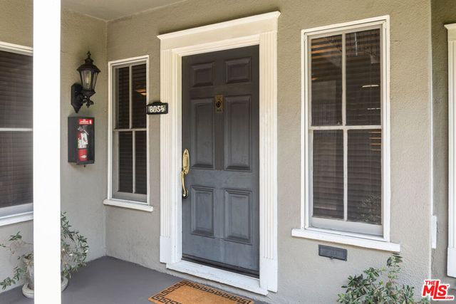 805 N Mccadden Place, Los Angeles, CA 90038