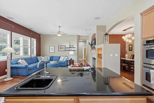 6472 Camellia Point Way, Roseville, CA 95678