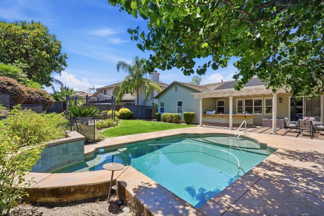 6472 Camellia Point Way, Roseville, CA 95678