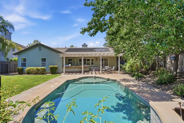 6472 Camellia Point Way, Roseville, CA 95678