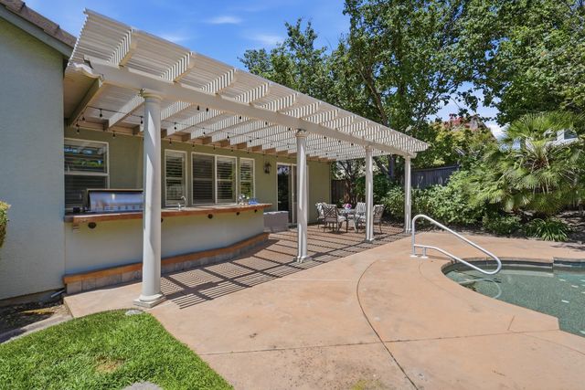 6472 Camellia Point Way, Roseville, CA 95678