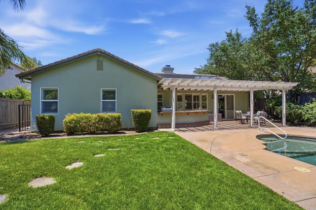 6472 Camellia Point Way, Roseville, CA 95678