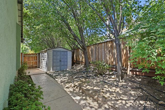 6472 Camellia Point Way, Roseville, CA 95678
