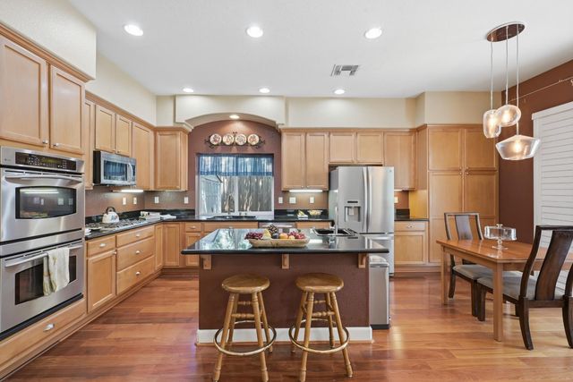 6472 Camellia Point Way, Roseville, CA 95678