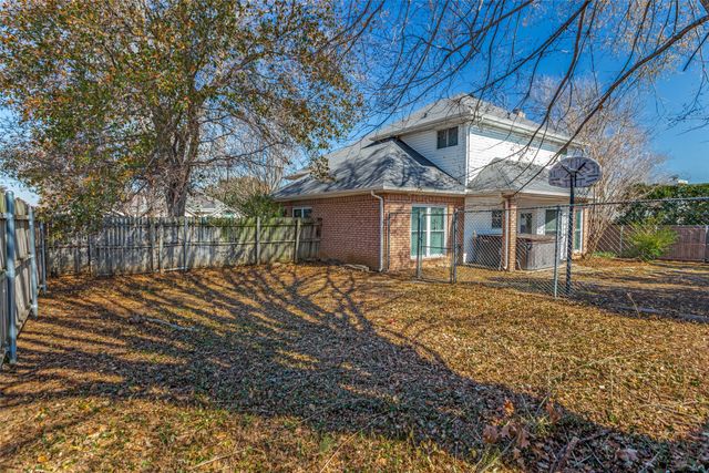 6800 Moss Lane, North Richland Hills, TX 76182
