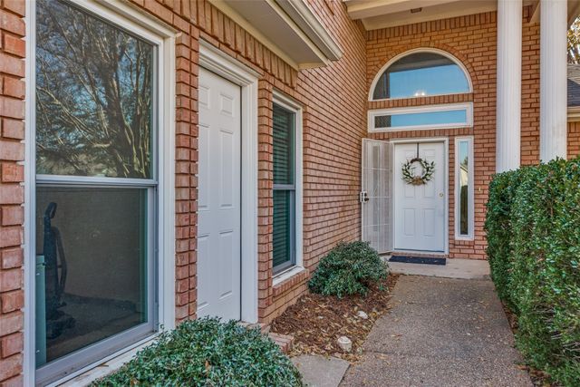 6800 Moss Lane, North Richland Hills, TX 76182