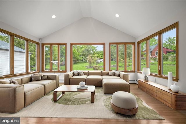 11 SEMINOLE AVE, Catonsville, MD 21228