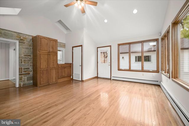 11 SEMINOLE AVE, Catonsville, MD 21228