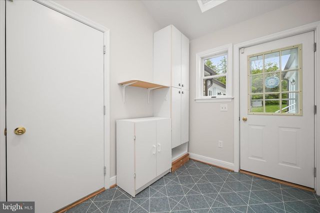 11 SEMINOLE AVE, Catonsville, MD 21228