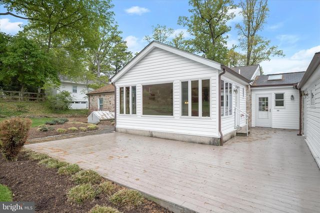 11 SEMINOLE AVE, Catonsville, MD 21228