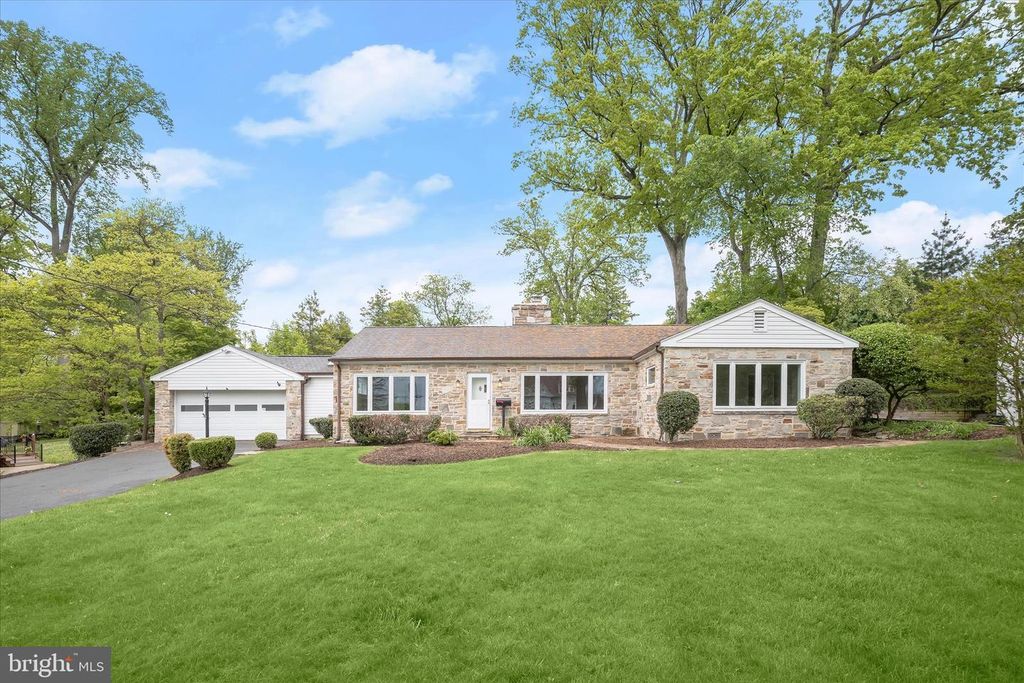 11 SEMINOLE AVE, Catonsville, MD 21228