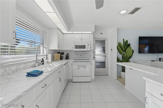 4044 Country Club BLVD, Cape Coral, FL 33904