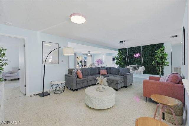 4044 Country Club BLVD, Cape Coral, FL 33904