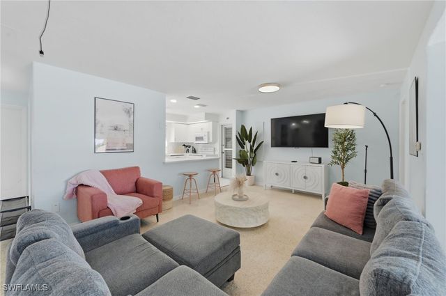 4044 Country Club BLVD, Cape Coral, FL 33904