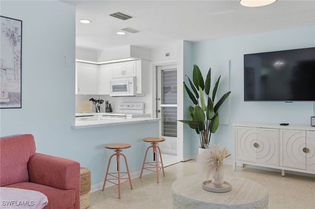 4044 Country Club BLVD, Cape Coral, FL 33904