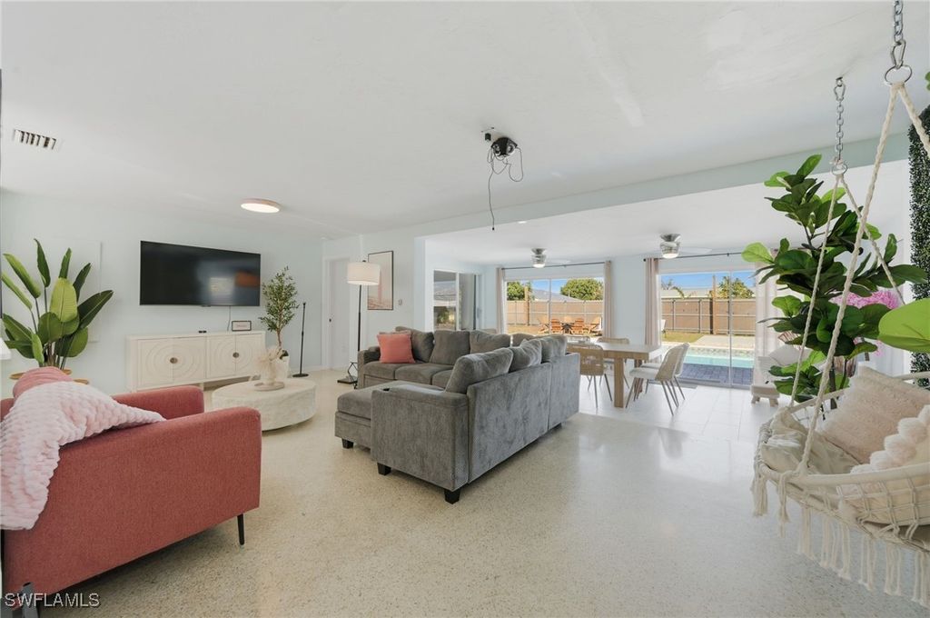 4044 Country Club BLVD, Cape Coral, FL 33904