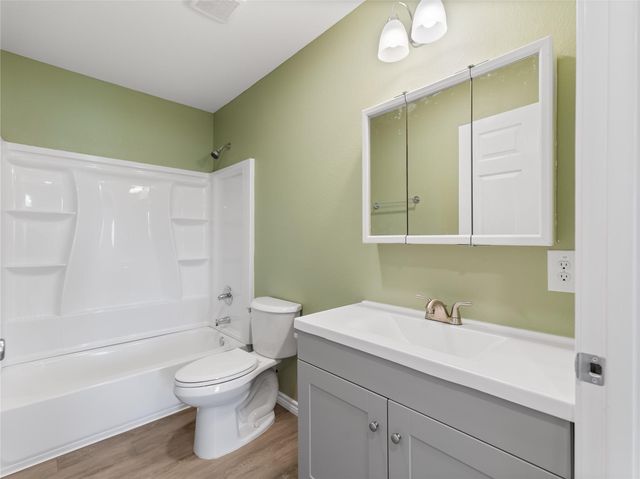 2110 Horn Road, Bay City, TX 77414