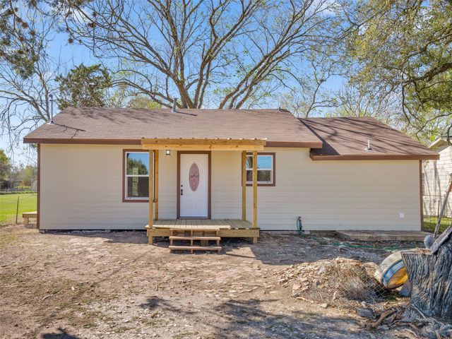 2110 Horn Road, Bay City, TX 77414