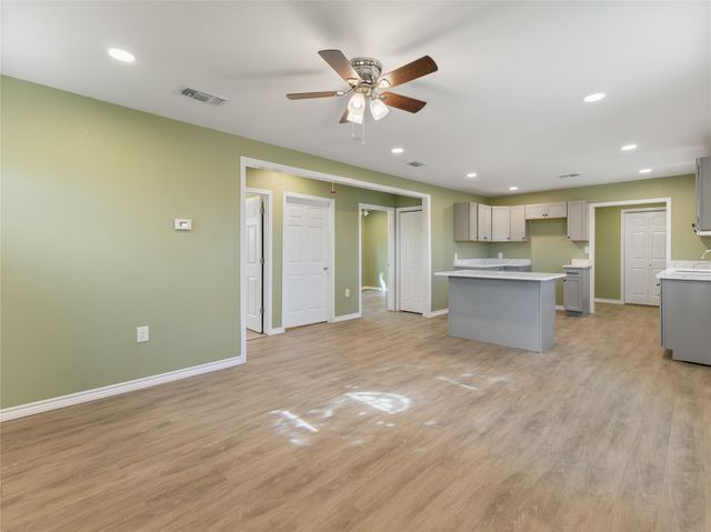 2110 Horn Road, Bay City, TX 77414