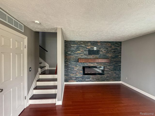 36721 Park Place Drive, Sterling Heights, MI 48310