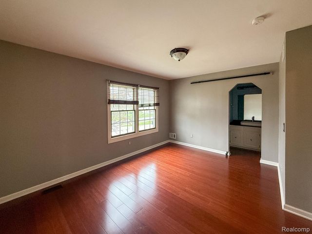 36721 Park Place Drive, Sterling Heights, MI 48310
