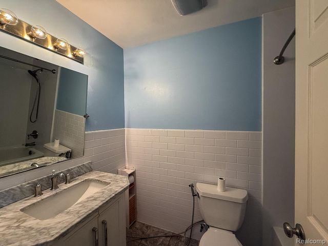 36721 Park Place Drive, Sterling Heights, MI 48310