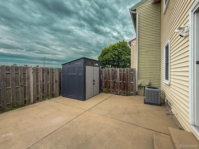 36721 Park Place Drive, Sterling Heights, MI 48310