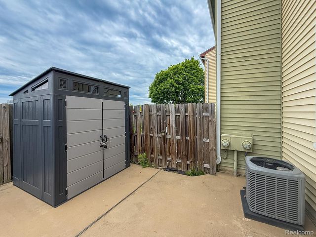 36721 Park Place Drive, Sterling Heights, MI 48310