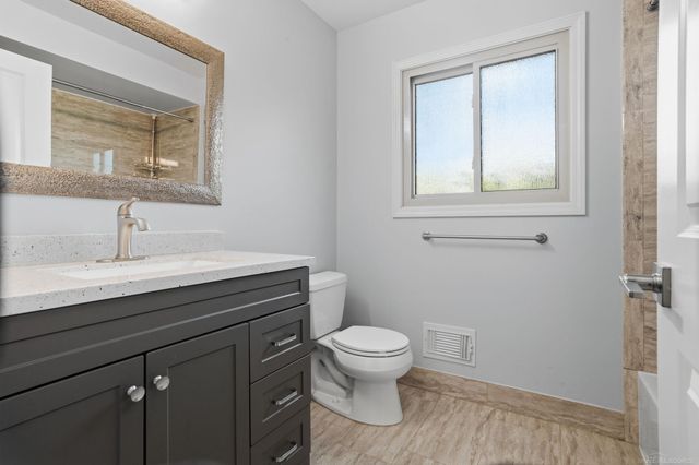 46346 Hollowoode Lane, Macomb, MI 48044