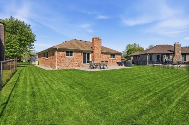 46346 Hollowoode Lane, Macomb, MI 48044