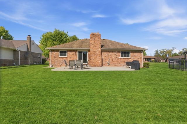 46346 Hollowoode Lane, Macomb, MI 48044
